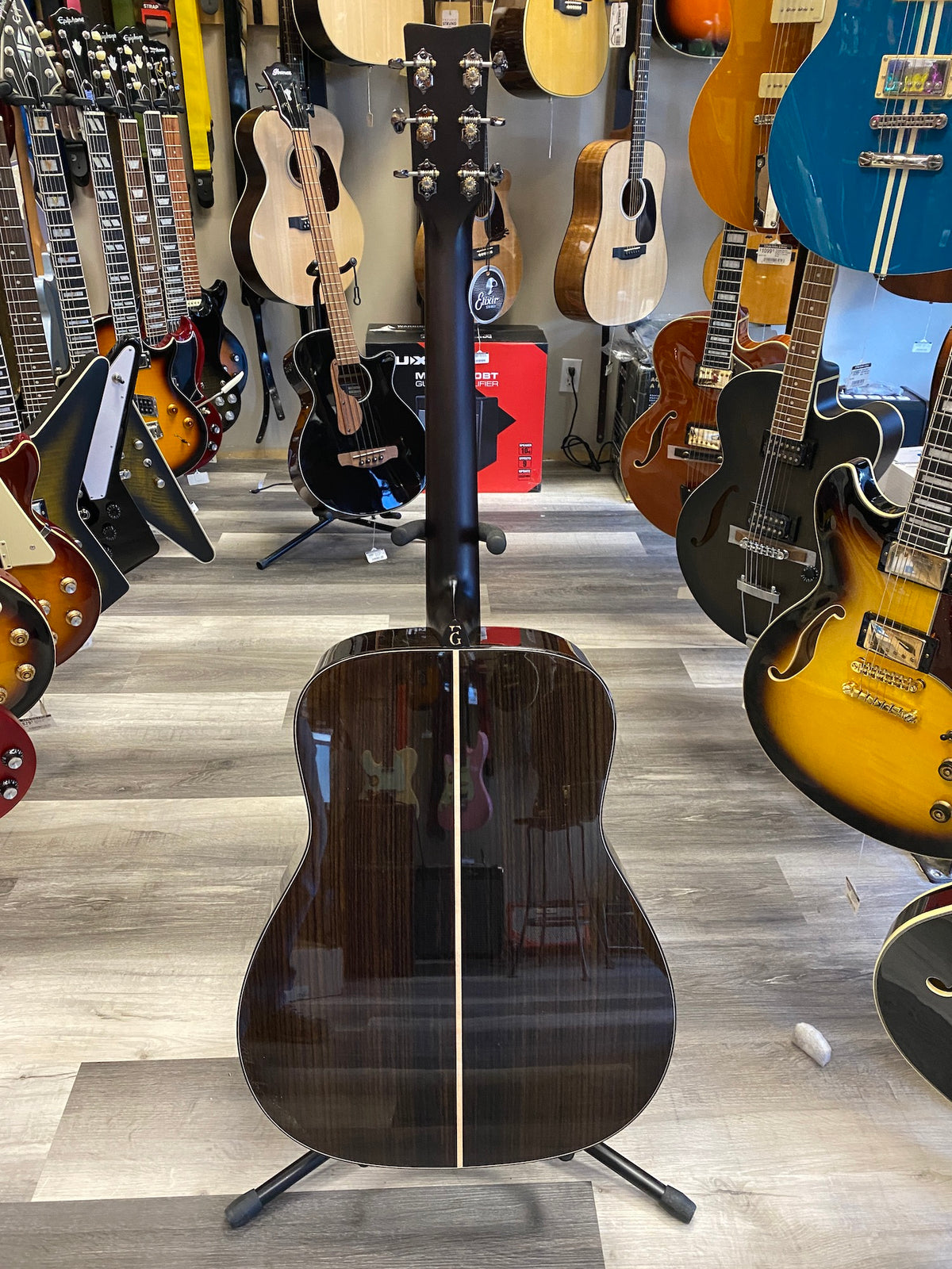 Yamaha FG9 R Premium  Acoustic Guitar w/case - Rosewood/Spruce