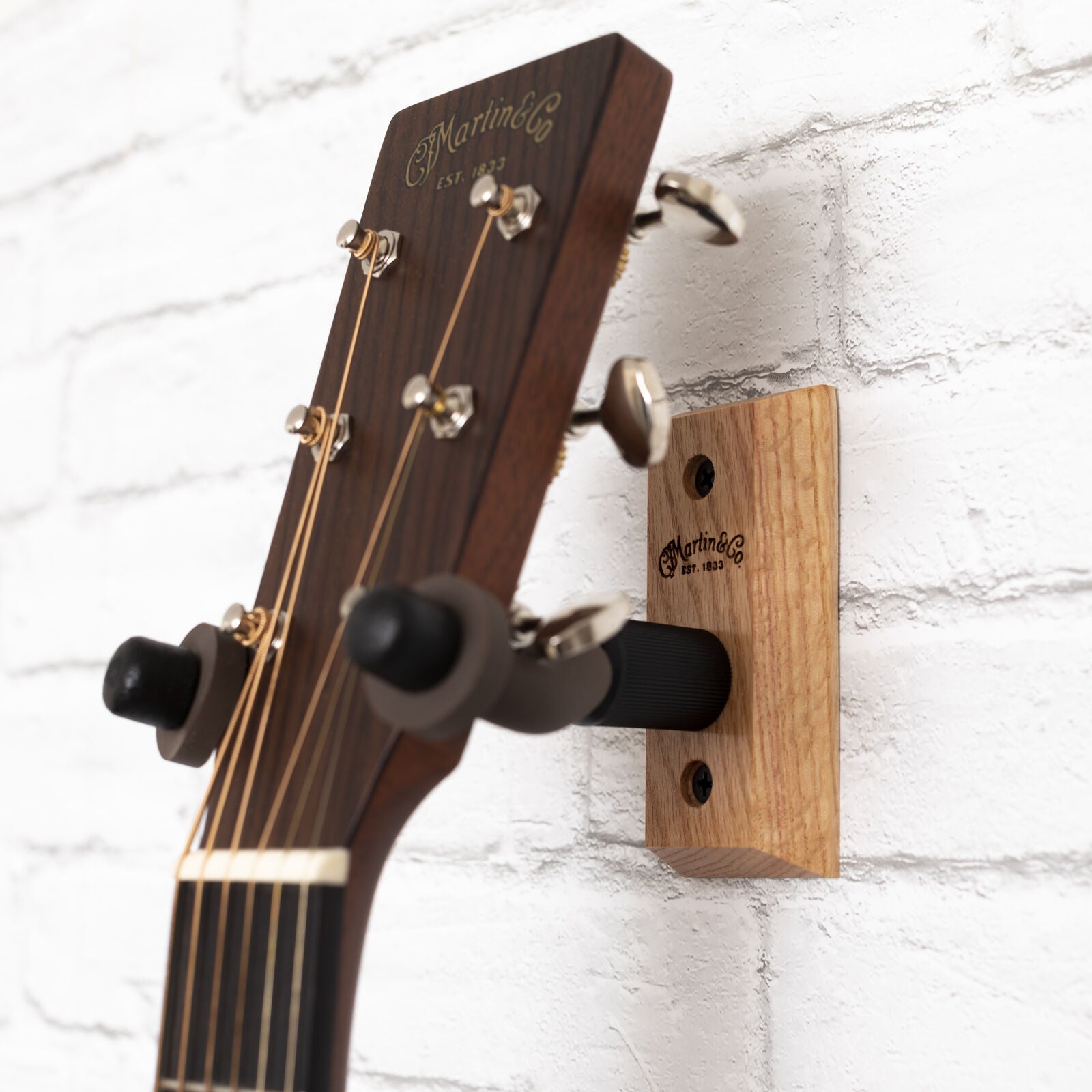 Martin 18AMHWO Guitar Wall Hanger